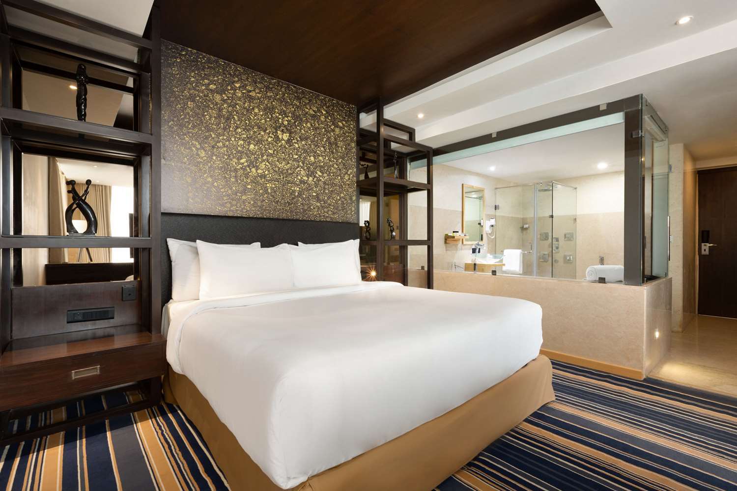 Hotel Ramada By Wyndham Dehradun Chakrata Road Zewnętrze zdjęcie