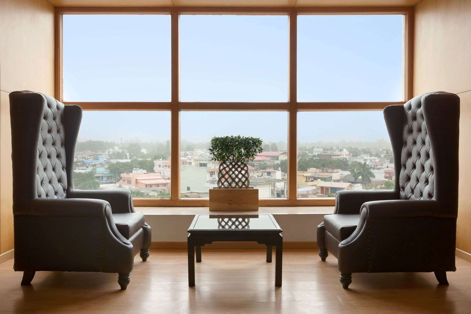 Hotel Ramada By Wyndham Dehradun Chakrata Road Zewnętrze zdjęcie