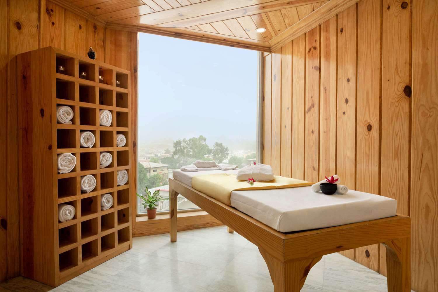 Hotel Ramada By Wyndham Dehradun Chakrata Road Zewnętrze zdjęcie